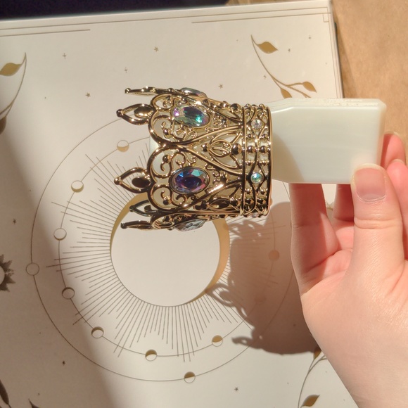 B&BW Glittering Crown Light-Up Wallflower Plug - Picture 2 of 5